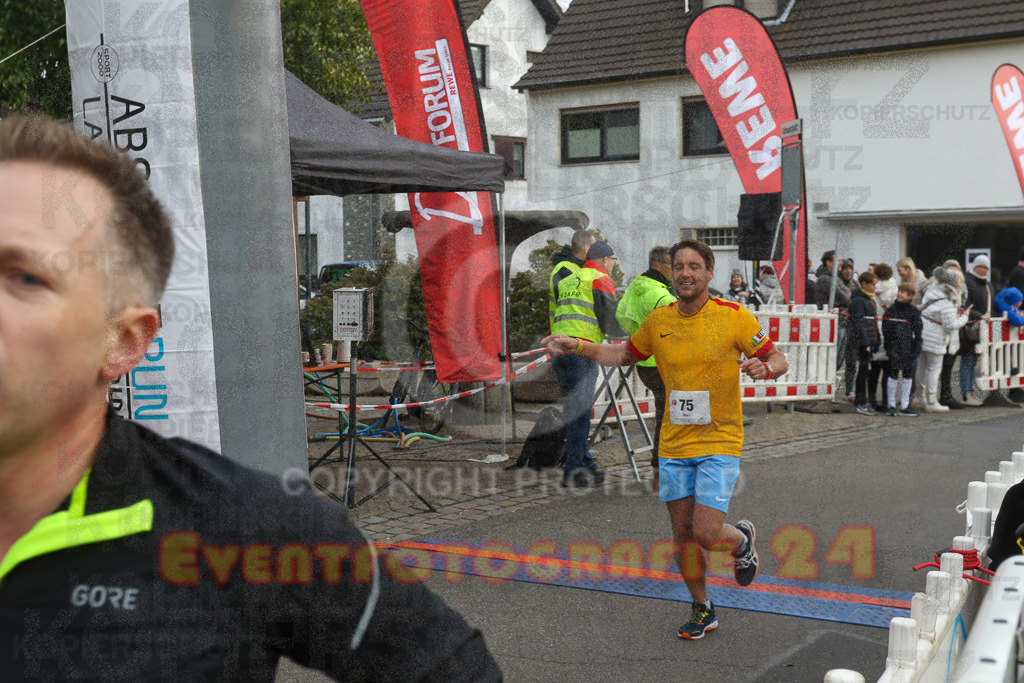 221127_1217_EV9_3566 | Sportfotografie im Rhein-Sieg Kreis, Köln, Bonn, NRW, Rheinland Pfalz, Hessen, etc. Unser Tätigkeitsfeld umfasst den Laufsport vom Volkslauf über den Marathon, Duathlon, Triathon bis zum Ultralauf wie Kölnpfad Ultra oder Schindertrail.