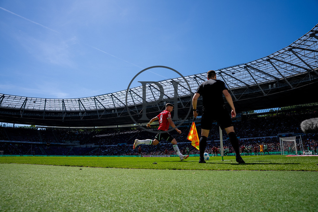 Hannover 96 vs SpVgg Fürth – 2. Bundesliga – 11.05.2025 | Szene aus dem 2. Bundesliga-Spiel des 33. Spieltags zwischen Hannover 96 und der SpVgg Früth am 11 Mai 2025 in der Heinz von Heiden Arena in Hannover. Endstand: 1:1. Fotografiert von Philipp Heist. - Realisiert mit Pictrs.com