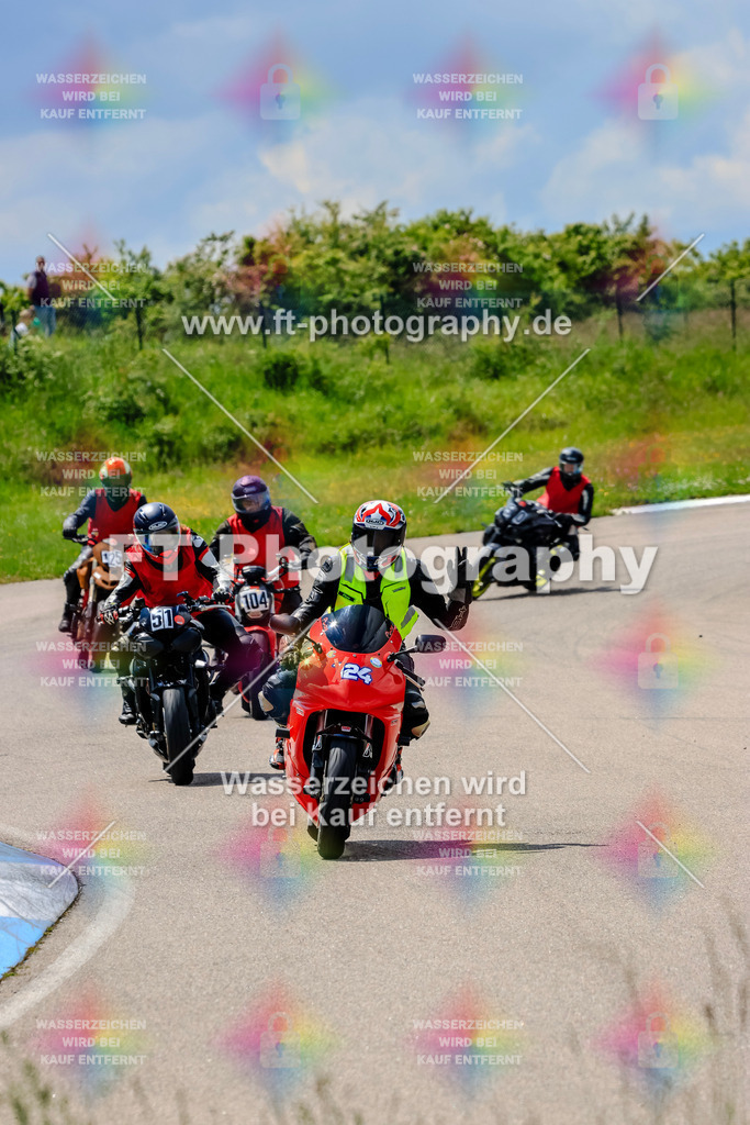 MotoTeam-0132 | Hier findet Ihr Bilder von Touristenfahrten auf der Nürburgring Nordschleife oder von anderen Veranstaltungen die ich besucht habe. Viel Spass beim Durch Schauen 