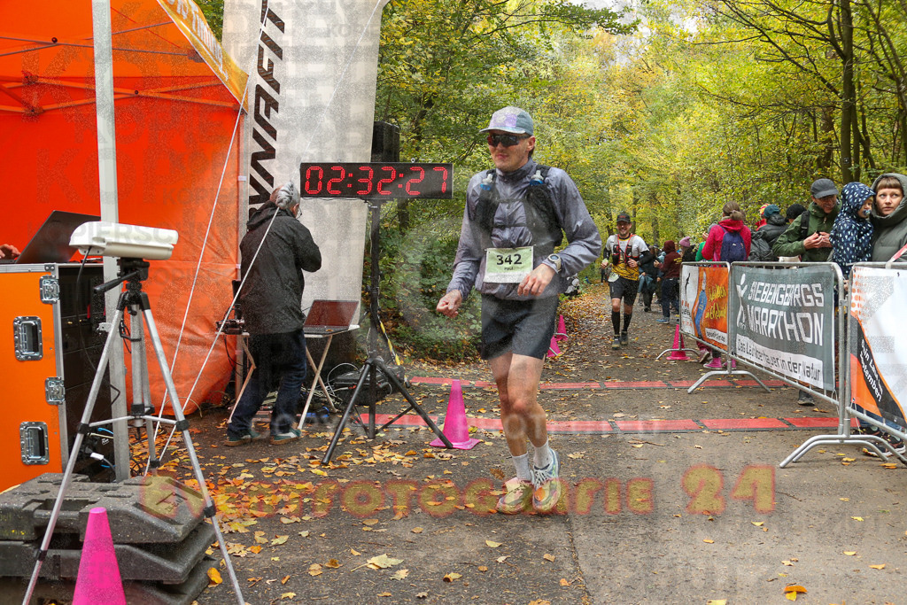 251026_1234_EX1_0695 | Sportfotografie im Rhein-Sieg Kreis, Köln, Bonn, NRW, Rheinland Pfalz, Hessen, etc. Unser Tätigkeitsfeld umfasst den Laufsport vom Volkslauf über den Marathon, Duathlon, Triathon bis zum Ultralauf wie Kölnpfad Ultra oder Schindertrail.