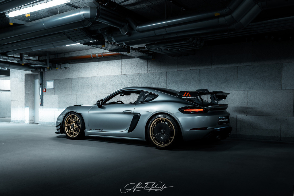 718 Cayman GT4 RS Manthey | Entdecken Sie die faszinierende Welt von Alexander Tschuncky Arts: Kreative Fotografie, atemberaubende Automobilkunst und hochwertiger Bilderdruck. Lassen Sie sich inspirieren! - Realisiert mit Pictrs.com