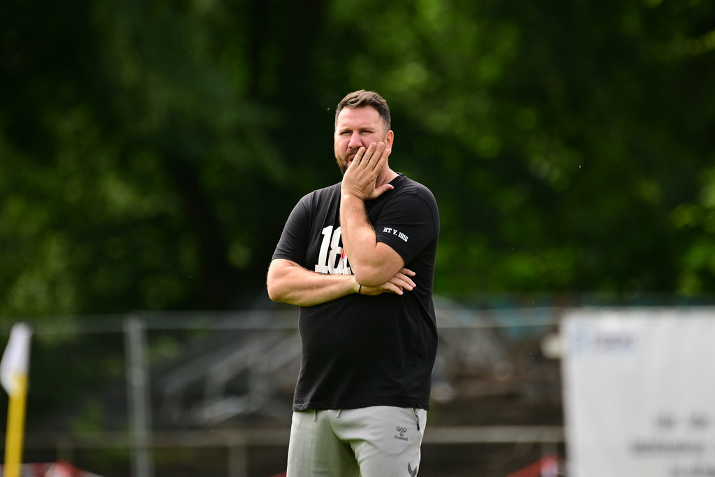 Fußball I Herren I Saison 2025-2026 I Oberliga I 1. Spieltag I HT16 - Nikola Tesla | Der Sportfotograf. - Realisiert mit Pictrs.com