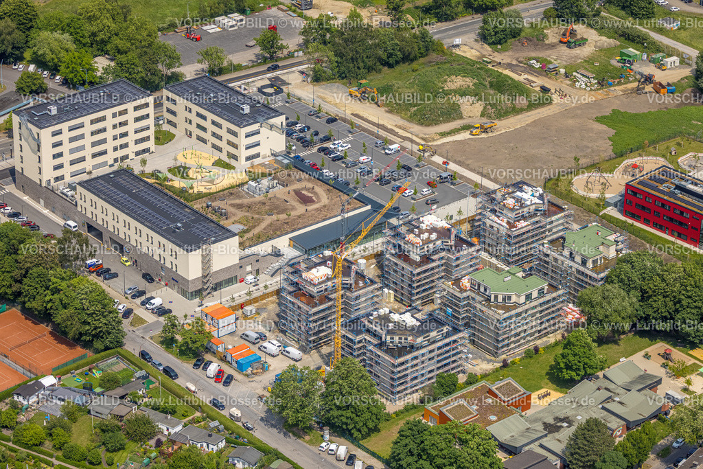Herne250601776 | Luftbild, Kaiserquartier Herne, Einkaufszentrum und Baustelle mit Neubau einer Wohnanlage und Wohnsiedlung, Baukau, Herne, Ruhrgebiet, Nordrhein-Westfalen, Deutschland