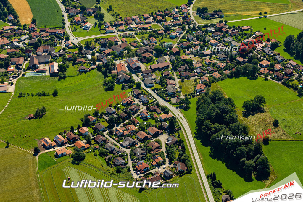 Aktuelles Luftbild von Sondermoning Nußdorf - Die Luftaufnahme wurde 2022 mittels UL-Flugzeug erstellt ( keine Drohne ) - hochauflösende Kamera-Systeme von  Canon -Beste Qualität - Für grossformatige Ausdrucke geeignet. Die Geschenkidee !