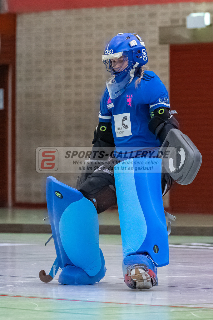 HK_20221126_101657 | 1. Bundesliga ( Halle ) Damen Crefelder HTC - Düsseldorfer HC am 27.11.2022 Crefelder HTC, Krefeld , Burmester Cleo ( Torfrau Düsseldorfer HC #33 )