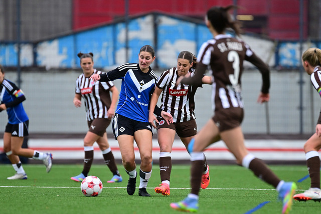 Fußball I Frauen I Saison 2025-2026 I Regionalliga Nord I 10. Spieltag I FC St. Pauli - Hamburger SV U20 I 11347 | Der Sportfotograf. - Realisiert mit Pictrs.com