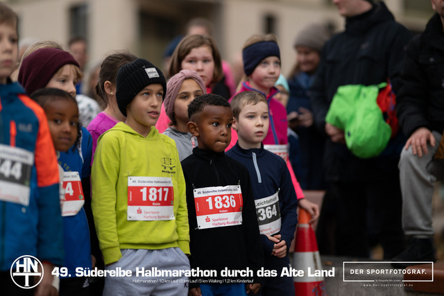 Süderelbe Halbmarathon 2025 I 09.11.2025 I Fotograf_DerSportfotograf.I 00106 | Der Sportfotograf. - Realisiert mit Pictrs.com