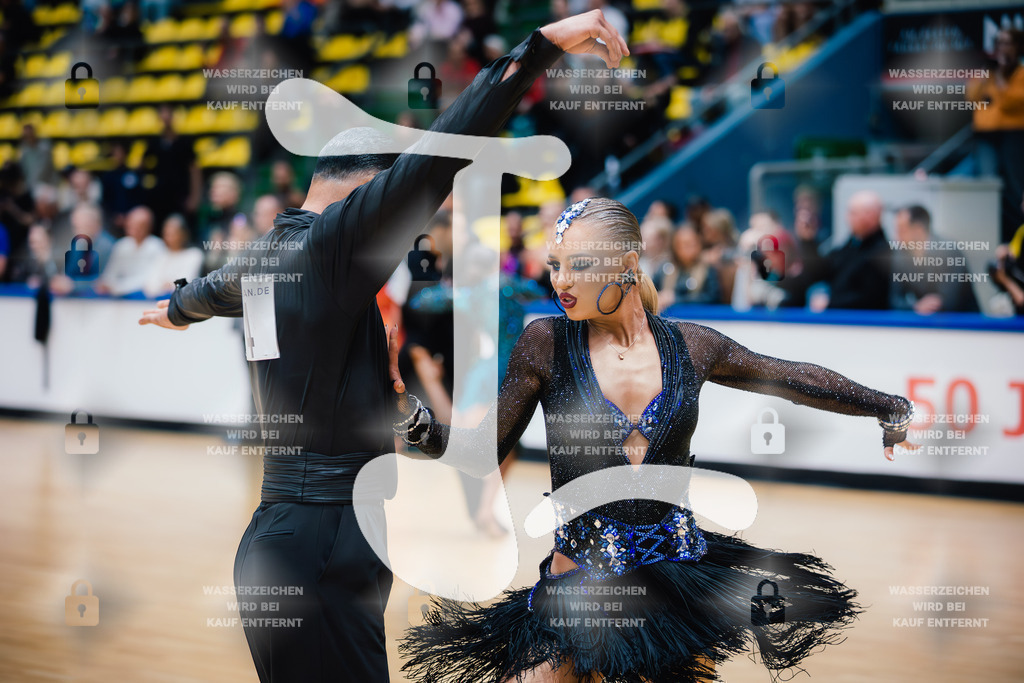 Hessen Tanzt WDSF International Open Latin 7th (74) Augustinas Trinkus _ Beatrice Rupslaukyte (Lithuania)-2025-05-18-5033 | Webshop for digital downloads and prints of dance sport, event & show photographer Julian Link - Realisiert mit Pictrs.com