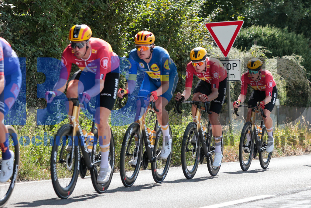 SES_DEUTOU20250821-13 | bond - Realisiert mit Pictrs.com