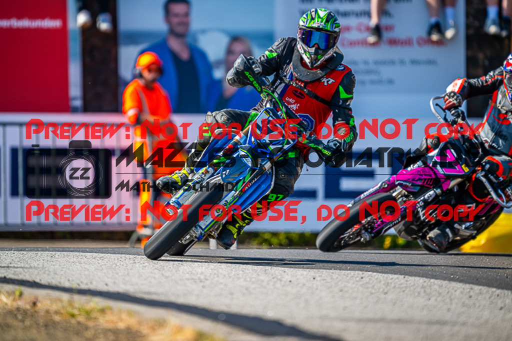 MaZZes_FotoMatrix_230609_5753 | UE40