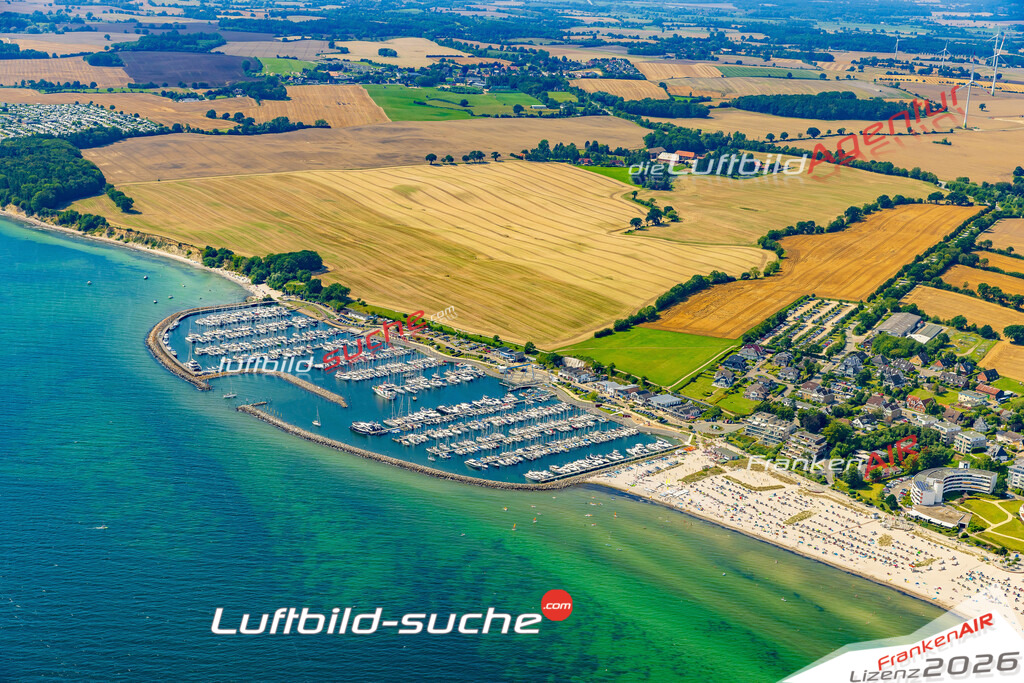 Luftbild der Stadt Grömitz - Die Luftaufnahme wurde 2025 vom UL-Flugzeug heraus erstellt ( keine Drohne ) - Hochauflösende Luftaufnahme - für professionelle Ausdrucke geeignet. Die Geschenkidee !Hier alle&nbsp;Infos zur Lizenzierung der LuftaufnahmeWir fliegen auch dieses Jahr wieder in Ihre Region um Luftbilder zu erstellen.- Luftbild anfragen