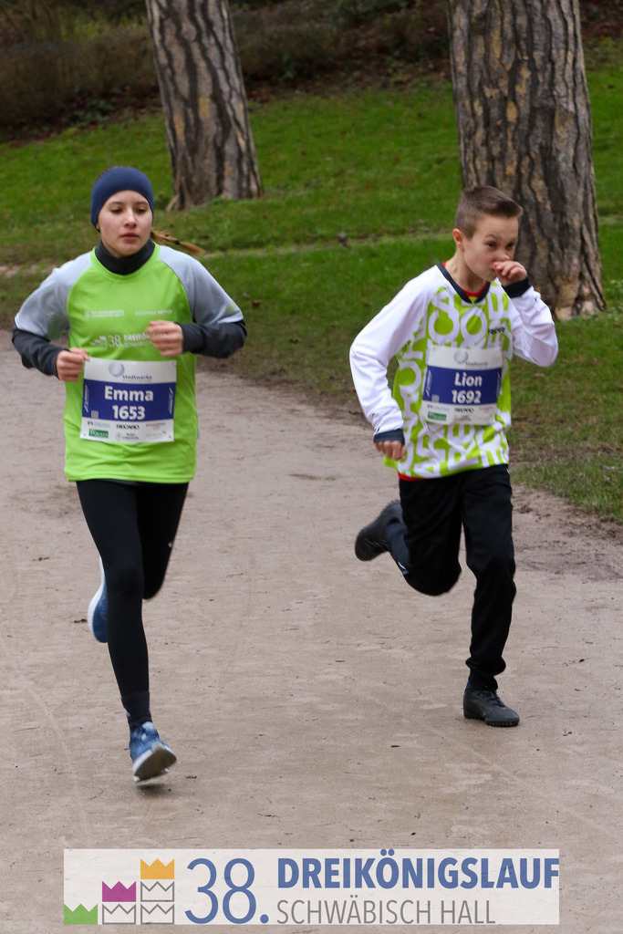 1700m Stadtwerke Jugendlauf | 3 Koenigslauf 2024 1700m Stadtwerke Jugendlauf - Realisiert mit Pictrs.com
