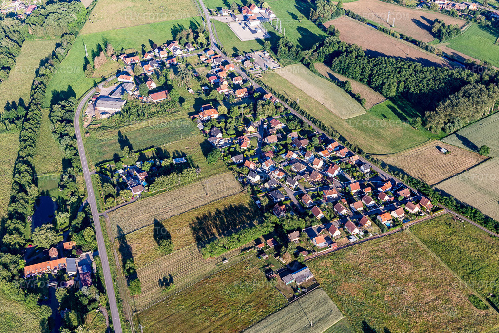 Aerial view: View of the town in Val de Moder in the state Bas-Rhin, France.Photo: IMG_115439.jpg taken on 06/16/2019 by Werner Riehm/FLY-FOTO.comResolution of the original: 5472 x 3648 px