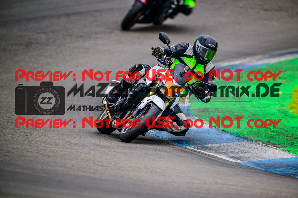 MaZZes_FotoMatrix_240614_6007705_2-492 | INST