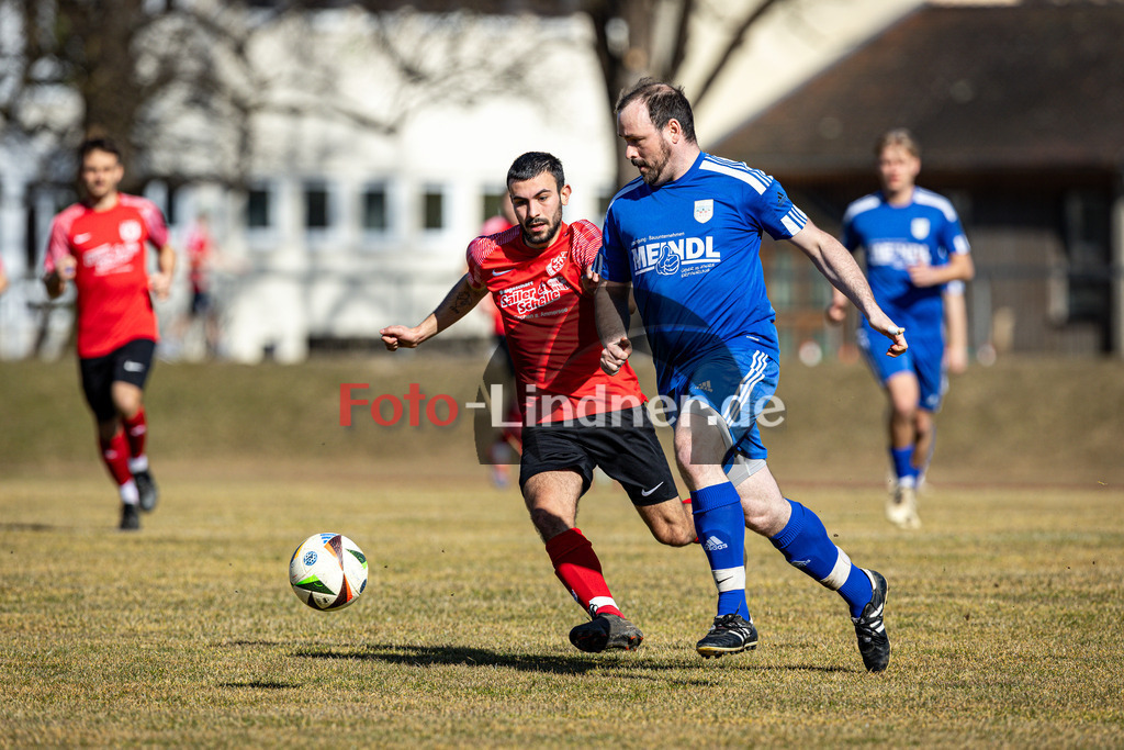TSV Peißenberg gegen SV Eurasburg-Beuerberg | Fußball Kreisliga Herren Oberbayern Zugspitze Gruppe 1 2025/26, TSV Peißenberg gegen SV Eurasburg-Beuerberg, 20250309,Zweikampf,2025-03-09 in Peißenberg (Sportpark Peißenberg), Dennis MULAJ (TSV Peißenberg 9), Florian HARTMANN (SVEB 13)Copyright: WolfgangxLindner www.foto-lindner.de