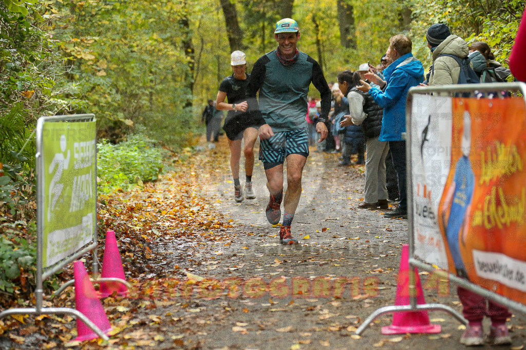 251026_1218_EX1_0048 | Sportfotografie im Rhein-Sieg Kreis, Köln, Bonn, NRW, Rheinland Pfalz, Hessen, etc. Unser Tätigkeitsfeld umfasst den Laufsport vom Volkslauf über den Marathon, Duathlon, Triathon bis zum Ultralauf wie Kölnpfad Ultra oder Schindertrail.