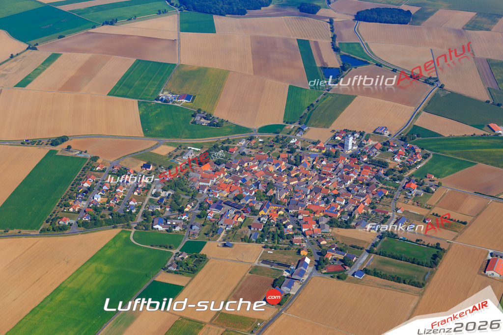 Die Luftaufnahme der Stadt Riedenheim wurde vom UL-Flugzeug heraus erstellt ( keine Drohne )- hohe Auflösung für beste Qualität