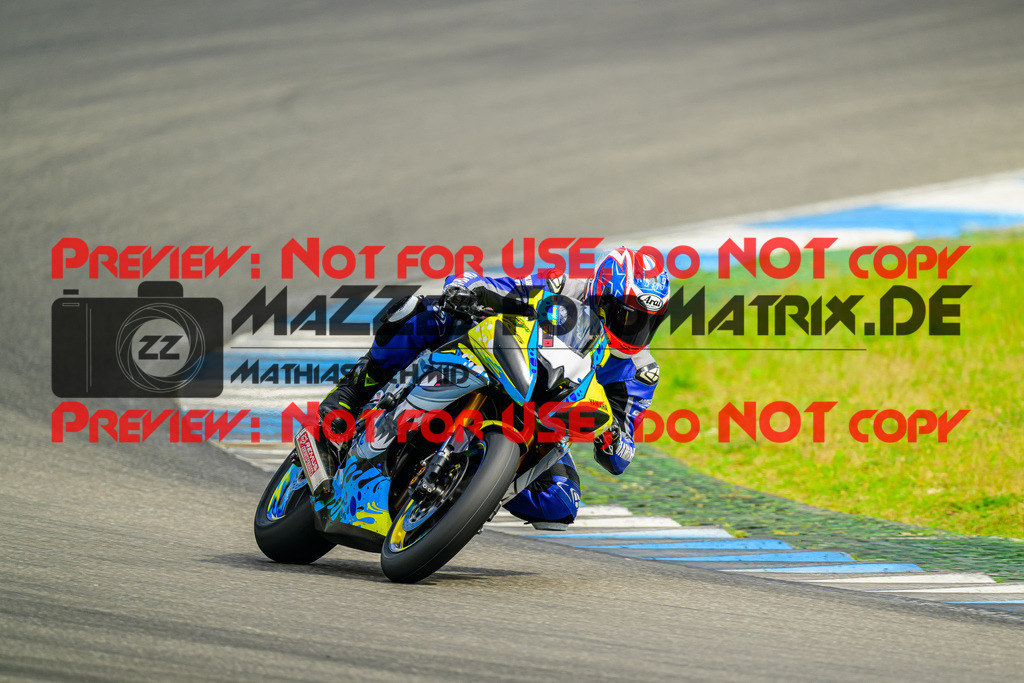 MaZZes_FotoMatrix_240615_6007705_7135 | ROT