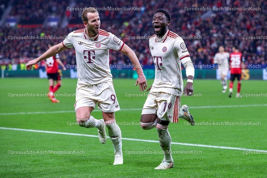 UCL11032502442 | 11.03.2025, Fußball, UEFA Champions League, Bayer 04 Leverkusen - FC Bayern München, Achtelfinale Rückspiel, BayArena, Saison 2024 2025: Torjubel nach dem 2:0 durch Torschütze Alphonso Davies (FC Bayern #19). Zusammen mit Harry Kane (FC Bayern #9)DFB regulations prohibit any use of photographs as image sequences and or quasi-video.