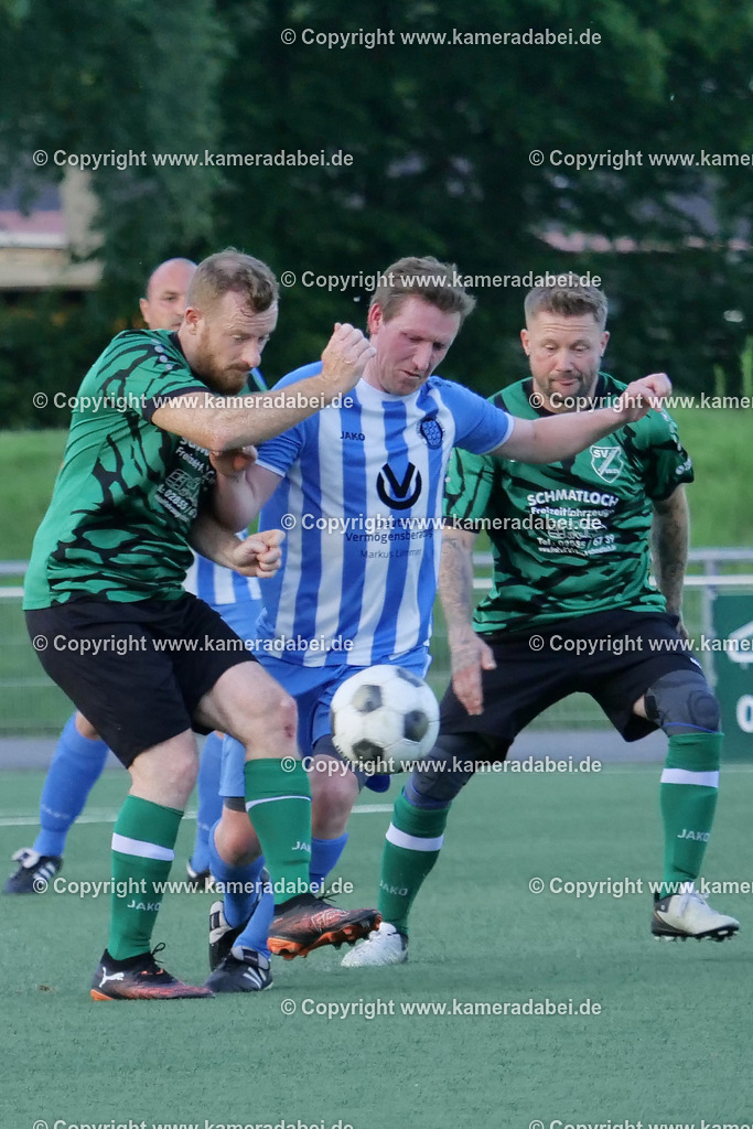 Fußball Kreispokal 25/26 Ü 32 : Spiel um Platz 3 : SV 08/29 Friedrichsfeld - SV Ringenberg AH  2 : 1 | Fußball Kreispokal 25/26 Ü 32 : Spiel um Platz 3 : SV 08/29 Friedrichsfeld - SV Ringenberg AH  2 : 1Spielort : Voerde Friedrichsfeld - Realisiert mit Pictrs.com