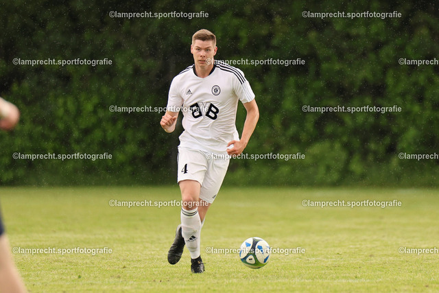Fußball I Herren I Saison 2024-2025 I Aufstiegsspiele zur KL III I 1. Spieltag I SV Rickling - TSV Russee I 07.06.2025.108 | Marc Stürwohld (4, SV Rickling) - Realisiert mit Pictrs.com