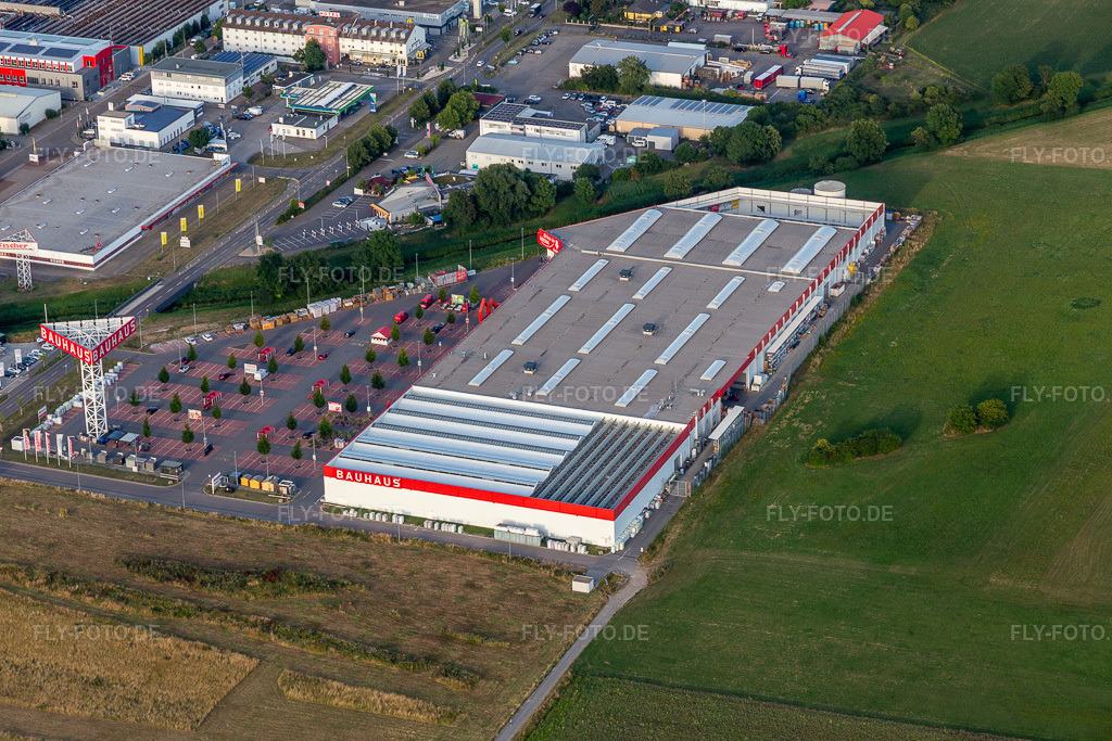 Luftbild: BAUHAUS Bruchsal in Bruchsal im Bundesland Baden-Württemberg in Deutschland. Foto: IMG_133466.jpg vom 12.07.2022 durch Werner Riehm/FLY-FOTO.deBAUHAUS - Mehr als ein Baumarkt