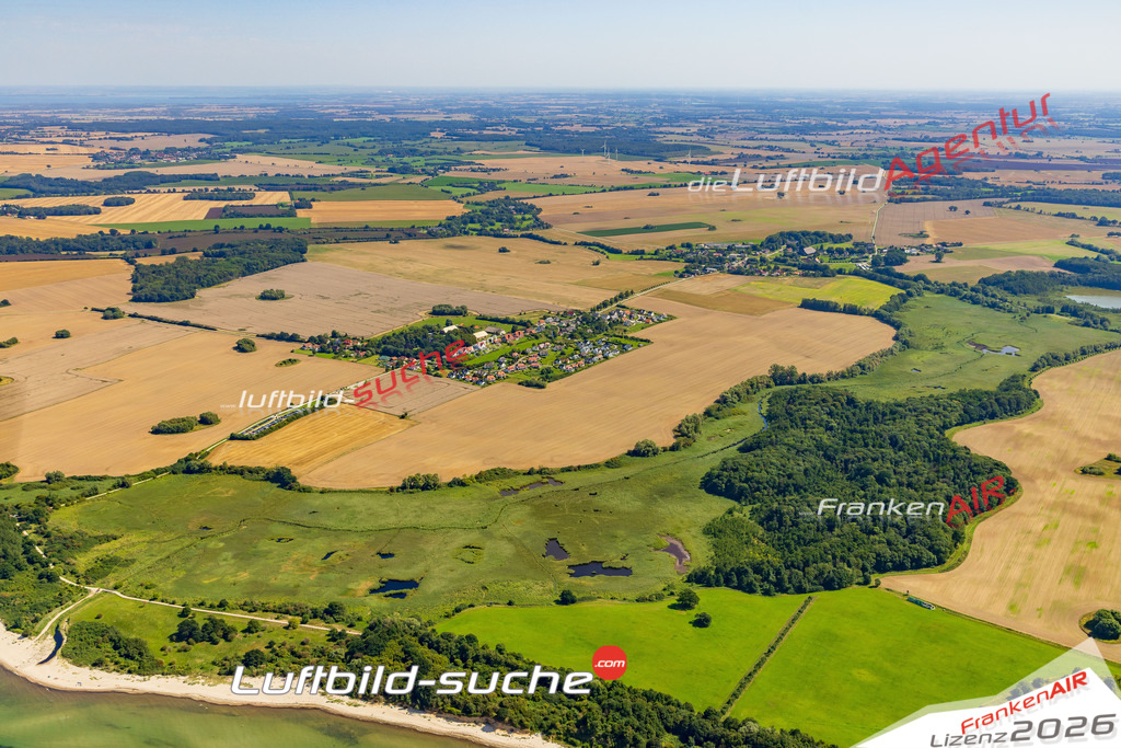 Barendorf Dassow Bild- Das Luftbild wurde 2025 vom UL-Flugzeug heraus erstellt ( keine Drohne bzw. Drohnenaufnahme ) - Hochauflösende Luftaufnahme -Nicht vergleichbar mit Google Maps oder Satelittenbilder- Die Geschenkidee !Mit Lizenz und Bildrechte bestellbar - CC
