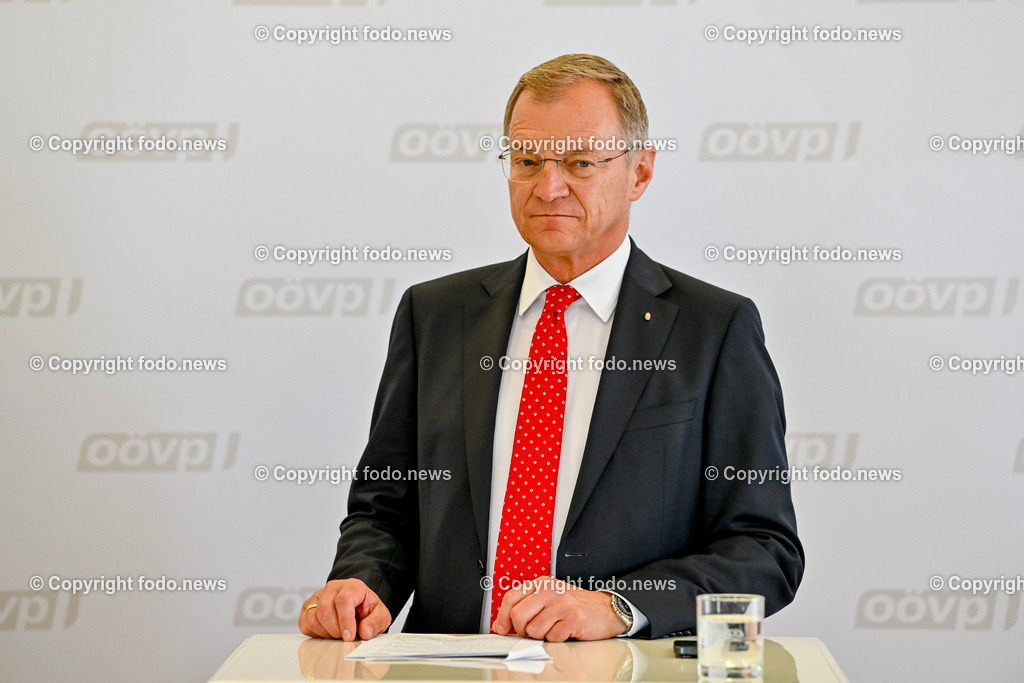 Pressekonferenz OeVP Oberoesterreich_ OOeVP-Kandidatenteam für die Nationalratswahl 2024_ 01.07.2024-13 | 01.07.2024, Linz, AUT, Pressekonferenz OeVP Oberoesterreich, OOeVP-Kandidatenteam für die Nationalratswahl - Stark fuer Oberoesterreichs Interessen, im Bild LH Thomas Stelzer (VP, Landeshauptmann Ooe)