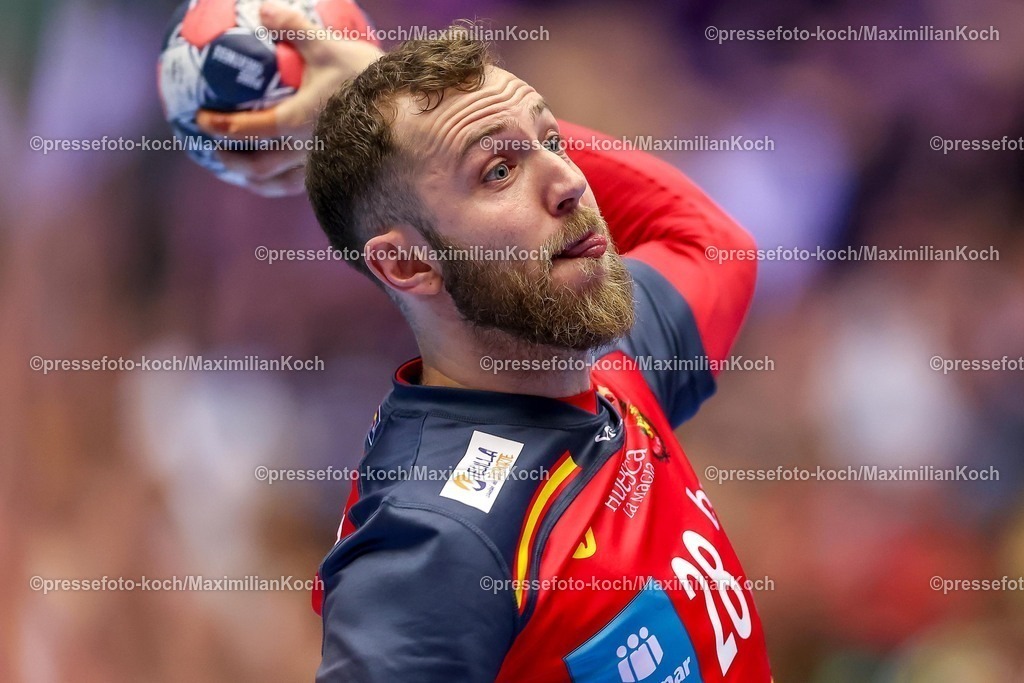 EHF15012601104 | 15.01.2026, Handball, Men's EHF EURO 2026, Spanien - Serbien, Jyske Bank Boxen in Herning, Dänemark, Preliminary Round:  Aleix Gomez Abello (Espania #28) 