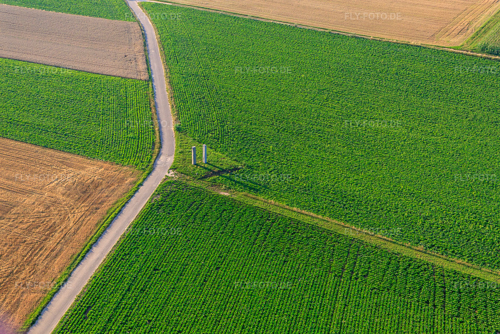 Luftbild: Stehlen am Pfälzer Panoramabänkel in Herxheim bei Landau im Bundesland Rheinland-Pfalz in Deutschland. Foto: IMG_70202.jpg vom 19.07.2014 durch Werner Riehm/FLY-FOTO.de