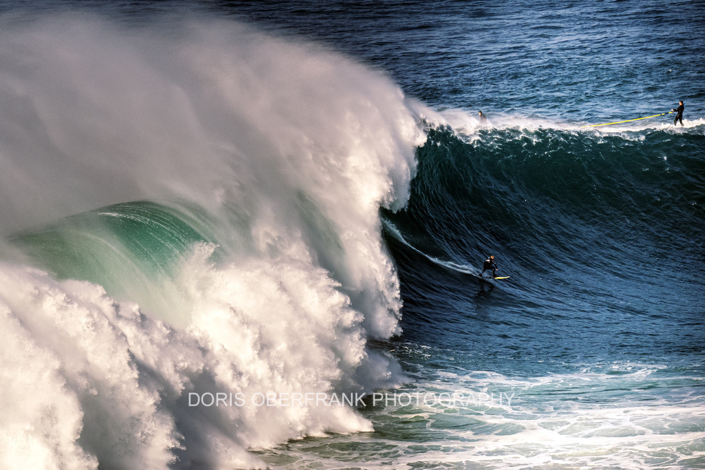 Surfer Happiness II | Nazaré: Surfer Happiness II - Realisiert mit Pictrs.com