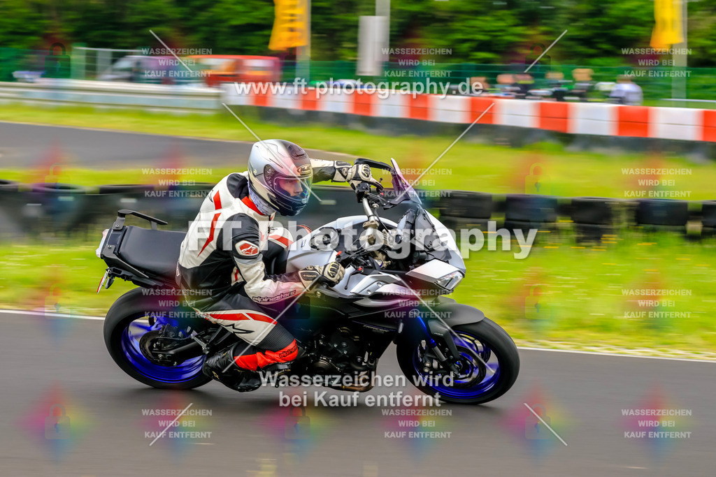 VBK-7576 | Hier findet Ihr Bilder von Touristenfahrten auf der Nürburgring Nordschleife oder von anderen Veranstaltungen die ich besucht habe. Viel Spass beim Durch Schauen 
