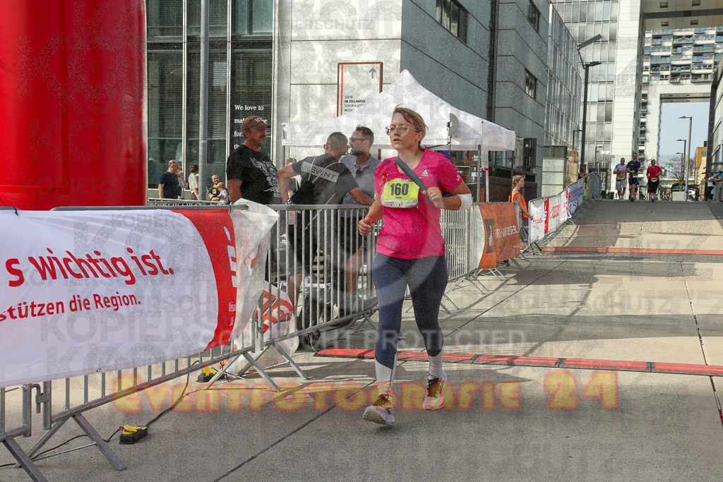 250920_1546_EX1_0656 | Sportfotografie im Rhein-Sieg Kreis, Köln, Bonn, NRW, Rheinland Pfalz, Hessen, etc. Unser Tätigkeitsfeld umfasst den Laufsport vom Volkslauf über den Marathon, Duathlon, Triathon bis zum Ultralauf wie Kölnpfad Ultra oder Schindertrail.