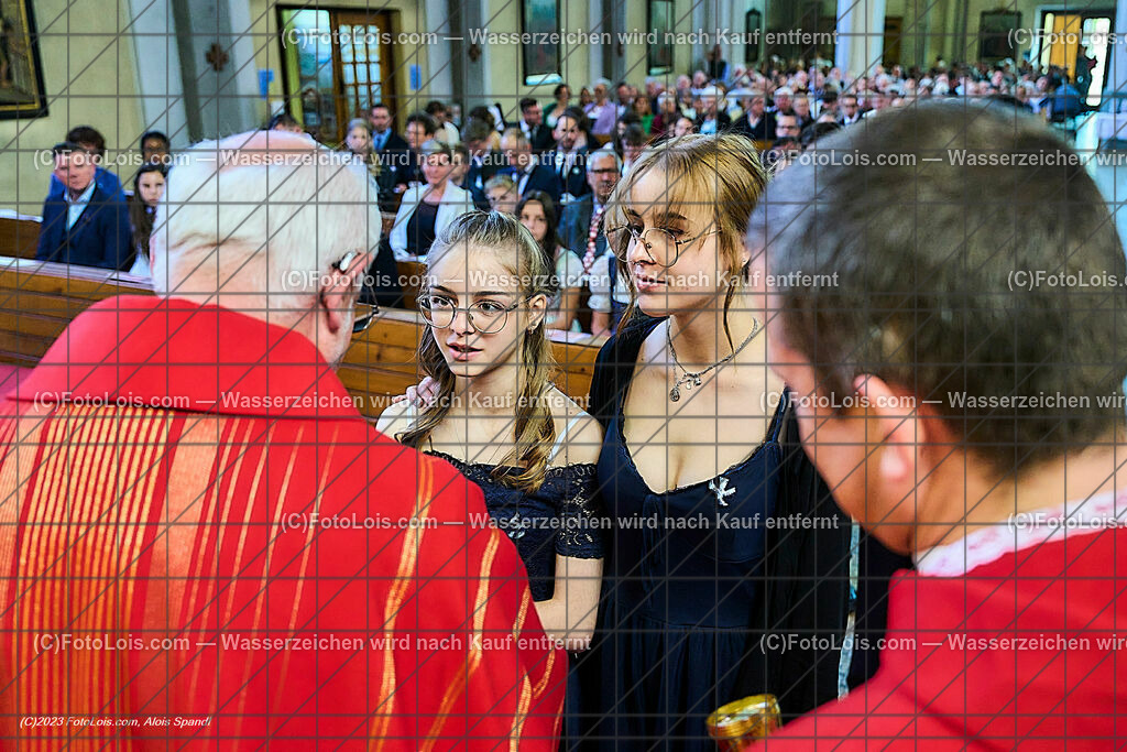 ALP2523_Pfarrfirmung Wieselburg_Sakrament der Firmung | (C)FotoLois.com, Alois Spandl, Pfarrfirmung in Wieselburg mit Firmspender Eduard Gruber (ehemaliger Generalvikar der Diözese St. Pölten), Sa 3. Juni 2023.