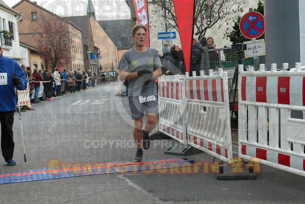 221127_1209_EX1_2033 | Sportfotografie im Rhein-Sieg Kreis, Köln, Bonn, NRW, Rheinland Pfalz, Hessen, etc. Unser Tätigkeitsfeld umfasst den Laufsport vom Volkslauf über den Marathon, Duathlon, Triathon bis zum Ultralauf wie Kölnpfad Ultra oder Schindertrail.