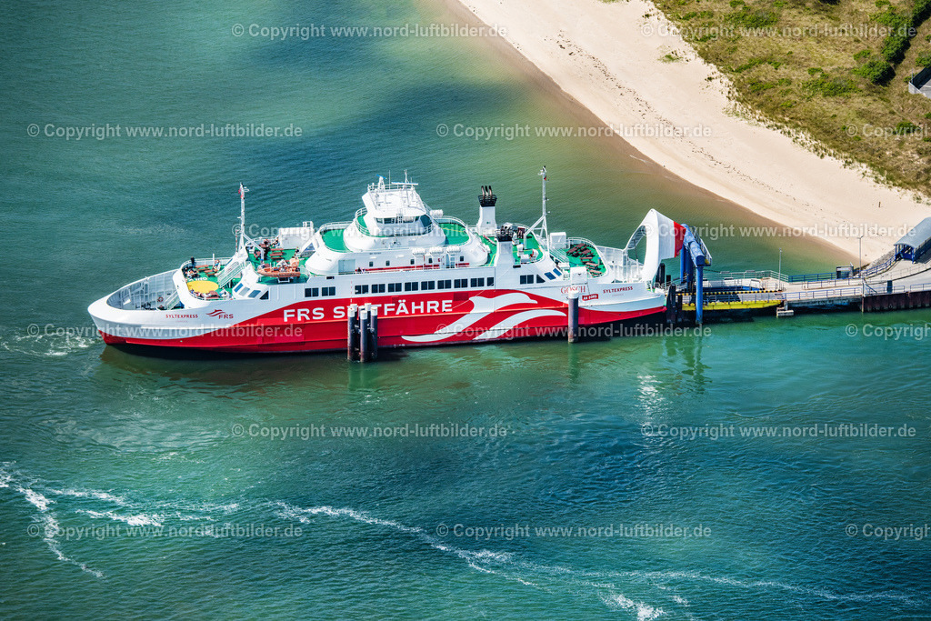 Sylt_Syltfähre_Syltexpress_FRS_Limassol_ELS_9819150622 | LIST 15.06.2022 Im Hafen ankerndes und festgemachtes Fährschiff " Limassol " in List auf der Insel Sylt im Bundesland Schleswig-Holstein, Deutschland. // Anchored and moored ferry in the harbor " Limassol " in List at the island Sylt in the state Schleswig-Holstein, Germany. Foto: Martin Elsen