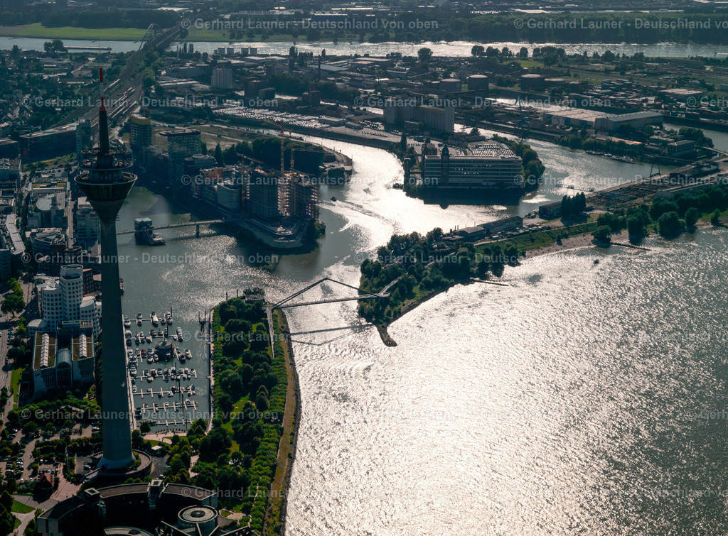 2995086 | Düsseldorf-Hafen, Medienhafen Düsseldorf, ist ein Stadtteil der durch Industrie, Logistik, Gewerbe und Büronutzung geprägt ist