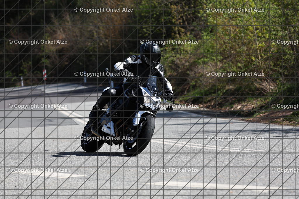 IMG_7080 | Fotograf am Kyffhäuser. Onkel Atze. Kyffhäuser Rennstrecke. Café36. Motorsportfotografie. - Realisiert mit Pictrs.com