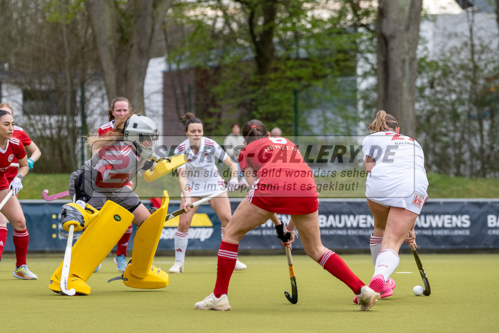 SFE_20260321_0080 | Köln, Deutschland, 21.03.26: Feldhockey 1. Bundesliga Damen zwischen Rot-Weiss Köln - Bremer HC im REWE Sportpark am 21.03.2026 in Köln, Deutschland. (Foto von Stephan Fehrmann)Köln, Germany, 21.03.26: Feldhockey 1. Bundesliga Damen between Rot-Weiss Köln - Bremer HC in REWE Sportpark at 21.03.2026 in Köln, Deutschland. (Foto from Stephan Fehrmann)