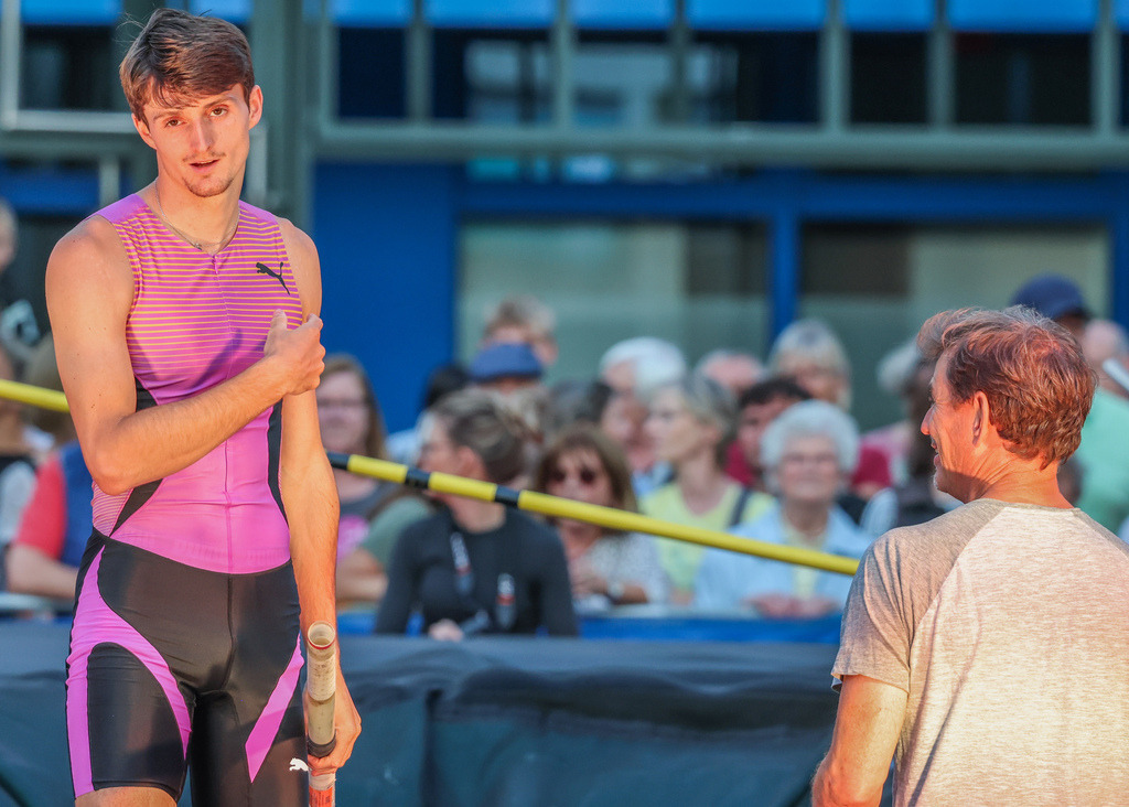 top-top.de-250828-338 | Foto, Video, Fotografie, Videografie, Fotobox, DJ, Discjockey, Musik, Musikbox, Veranstaltung, Photobooth, Amazon, Ebay, Buchtipp, Bestseller, Autor, Verlag, Buch, Wesel, Hamminkeln, NRW, Dinslaken, Rees, Drohne, Hochzeit, Party, Fotobox, Wesel, Fotograf