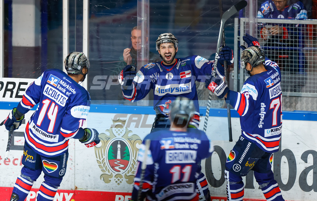 Iserlohn Roosters - Duesseldorfer EG | 
DEL: Iserlohn Roosters - Duesseldorfer EG - Realisiert mit Pictrs.com