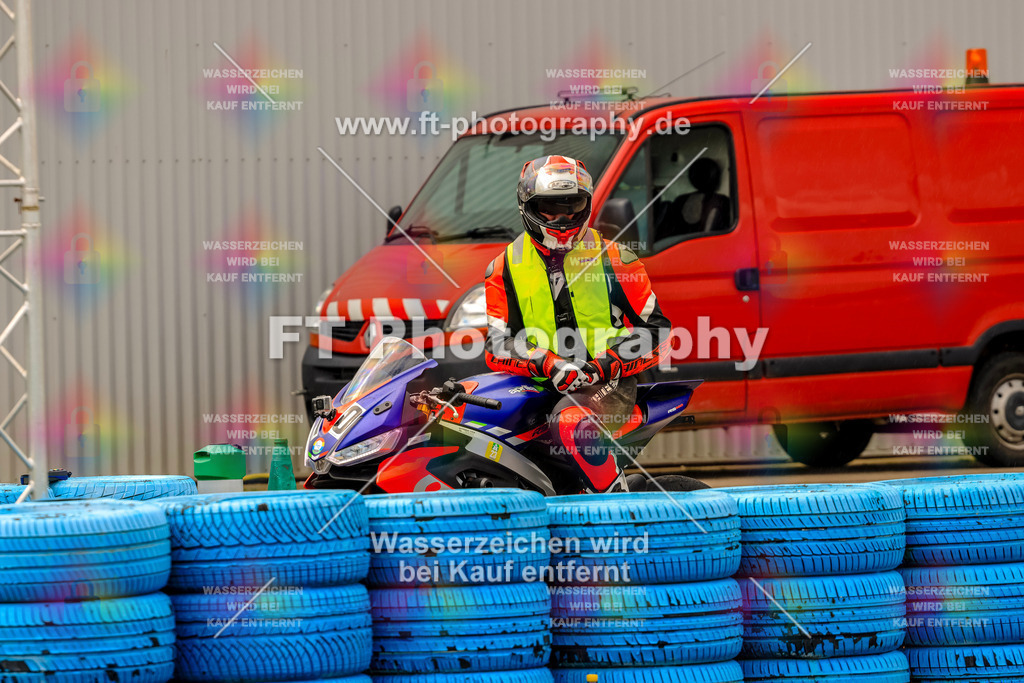 MotoTeam-9806 | Hier findet Ihr Bilder von Touristenfahrten auf der Nürburgring Nordschleife oder von anderen Veranstaltungen die ich besucht habe. Viel Spass beim Durch Schauen 