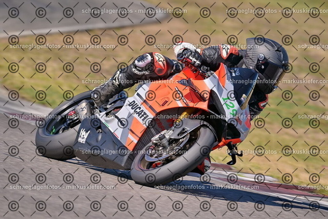 26bt05-0186 | markuskiefer.com - Realisiert mit Pictrs.com