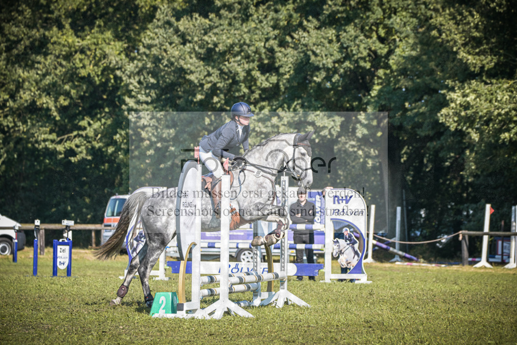 DOS_0013 | Entdecke hochwertige Reitturnierfotos von Foto Oger. Professionell, emotional und authentisch – jetzt Lieblingsmomente im Shop bestellen.Deutschlandweite Turnierfotografie. - Realisiert mit Pictrs.com