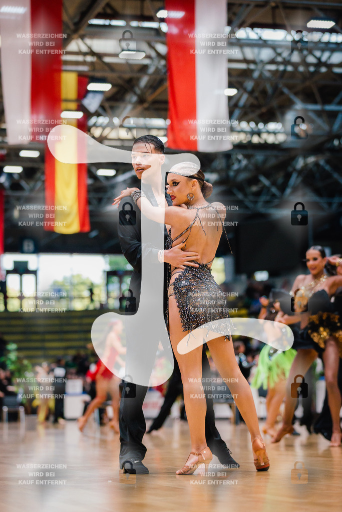 Hessen Tanzt WDSF Open Youth Latin 23rd (35) Mykola Khortiuk _ Vanessa Martin (TSZ Phönix Berlin)-2025-05-17-1018 | Webshop for digital downloads and prints of dance sport, event & show photographer Julian Link - Realisiert mit Pictrs.com
