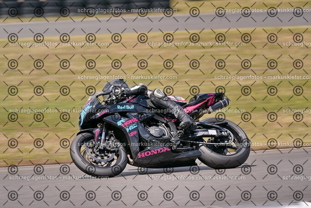 26bt05-1904 | markuskiefer.com - Realisiert mit Pictrs.com