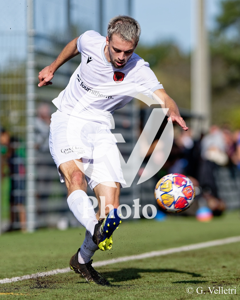 2eme ligue - FC Veyrier - FC Kosova |  durant le match de 2eme ligue entre FC Veyrier et FC Kosova au Stade du Grand-Donzel à Veyrier, Suisse