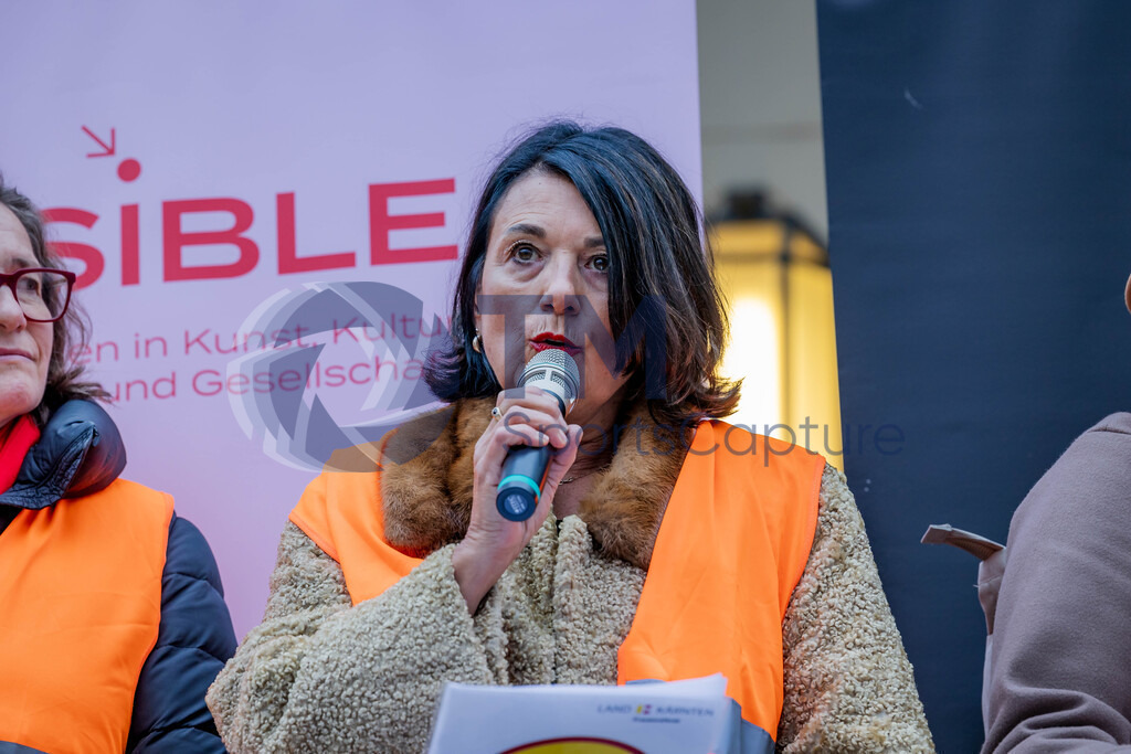 R06_2048 | 29.NOV.24-Protestmarsch gegen Gewalt-Copyright: Katholische Kirche Kärnten/Denk Dich Neu/Trainproduction/Matthias Trinkl