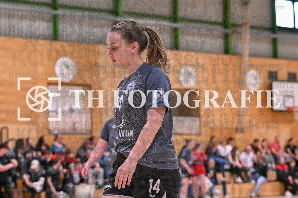 GER, SG Maulburg/Steinen - HB Kinzigtal, Handball, Suedbadenliga, 22. Spieltag, Saison 2023/2024, 27.04.2024 | Fanny Mueller (HB Kinzigtal, #14)

GER, SG Maulburg/Steinen - HB Kinzigtal, Handball, Suedbadenliga, 22. Spieltag, Saison 2023/2024, 27.04.2024

Foto: TH Fotografie/Thomas Hess