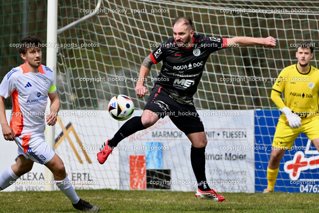 SV Rothenthurn vs. FC Dölsach | #9 Philipp Hochegger FC Dölsach, #20 Andreas Allmayer SV Rothenthurn, SV Rothenthurn vs. FC Dölsach, SV Rothenthurn vs. FC Dölsach am 04.04.2026 in Rothenthurn (Sportplatz Rothenthurn), Austria, (Photo by Bernd Stefan)